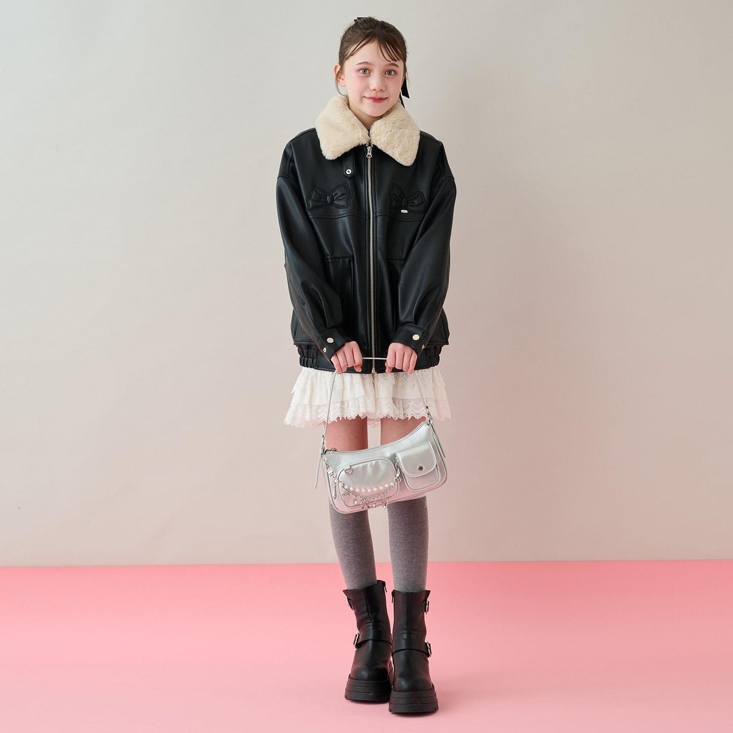 蝴蝶結貼飾仿皮夾克（配仿毛領）