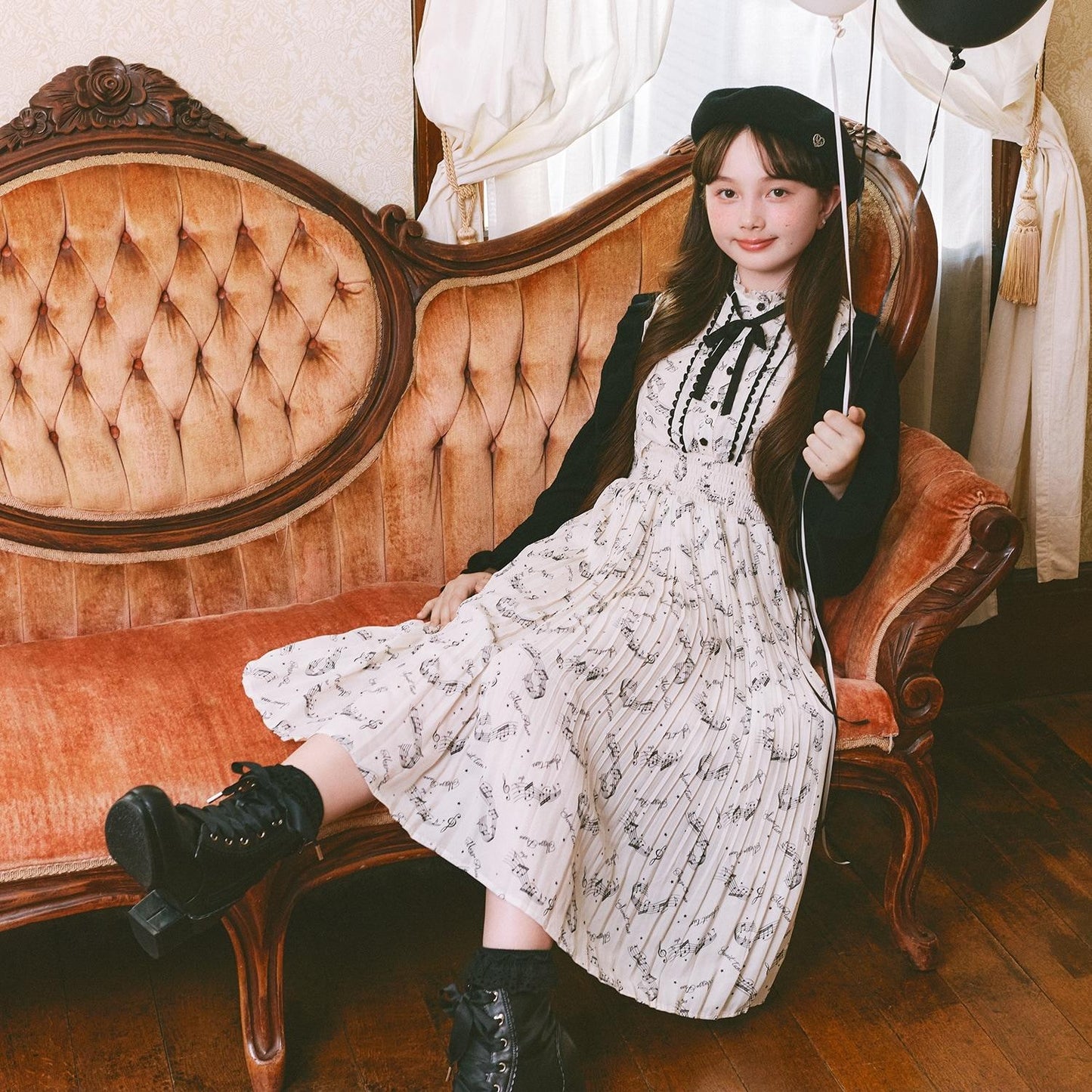 緞面蝴蝶結波浪邊短靴