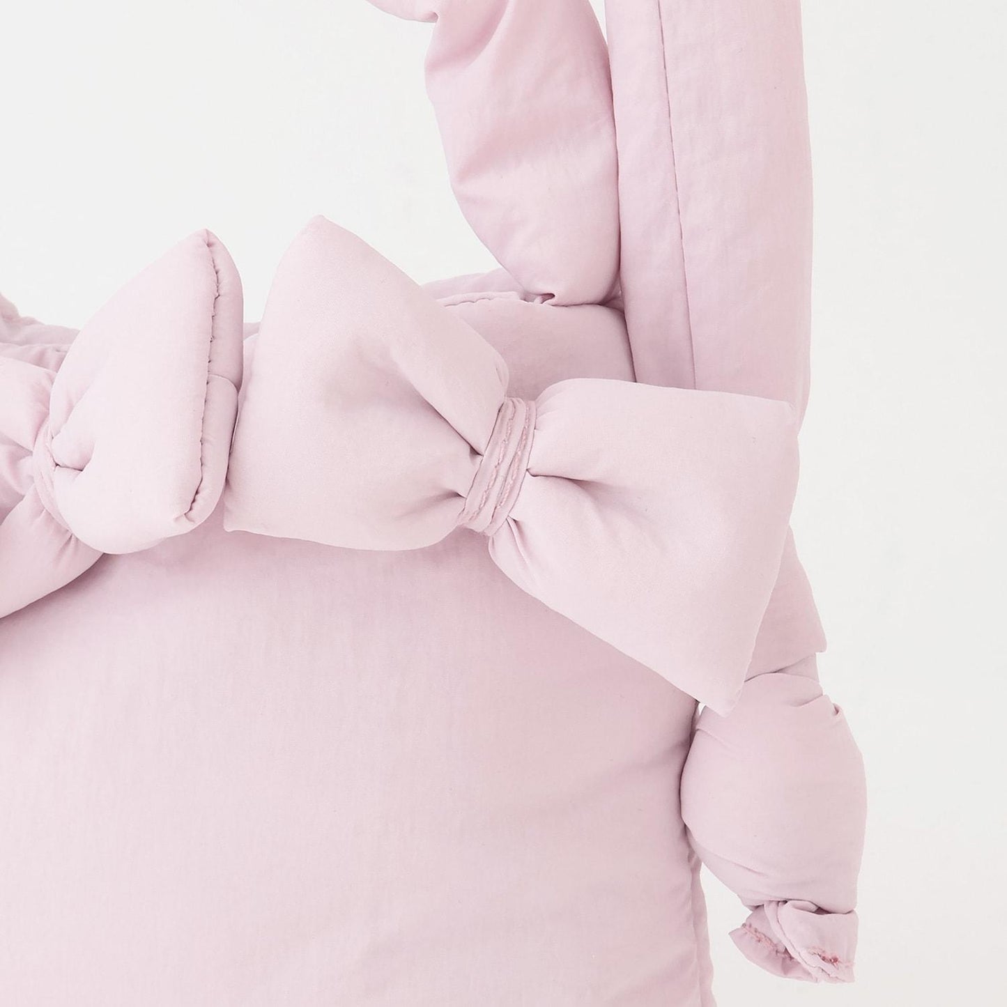 多蝴蝶結手提包