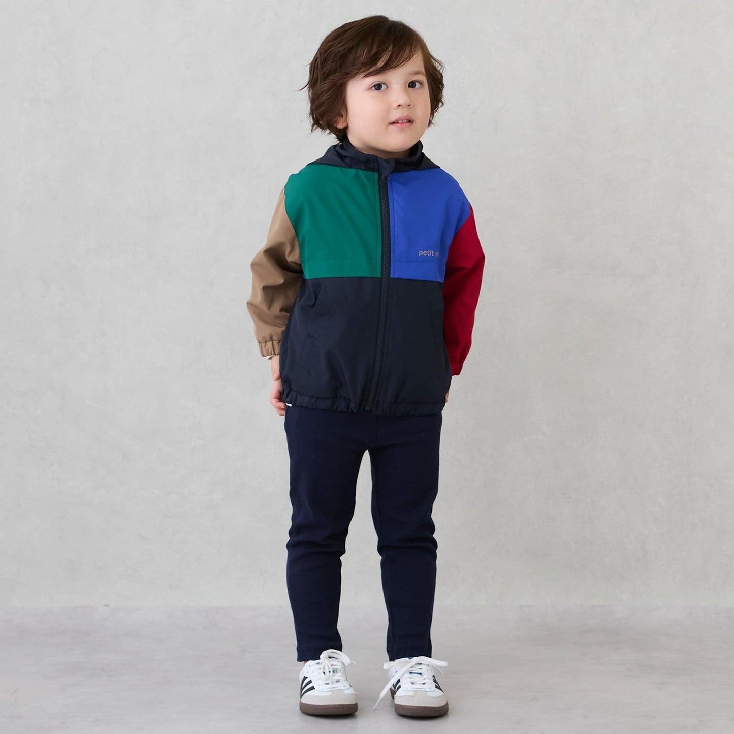 【防潑水加工】拼接款防風外套