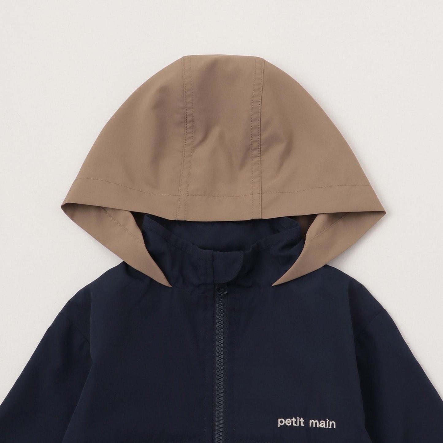 【防潑水加工】拼接款防風外套