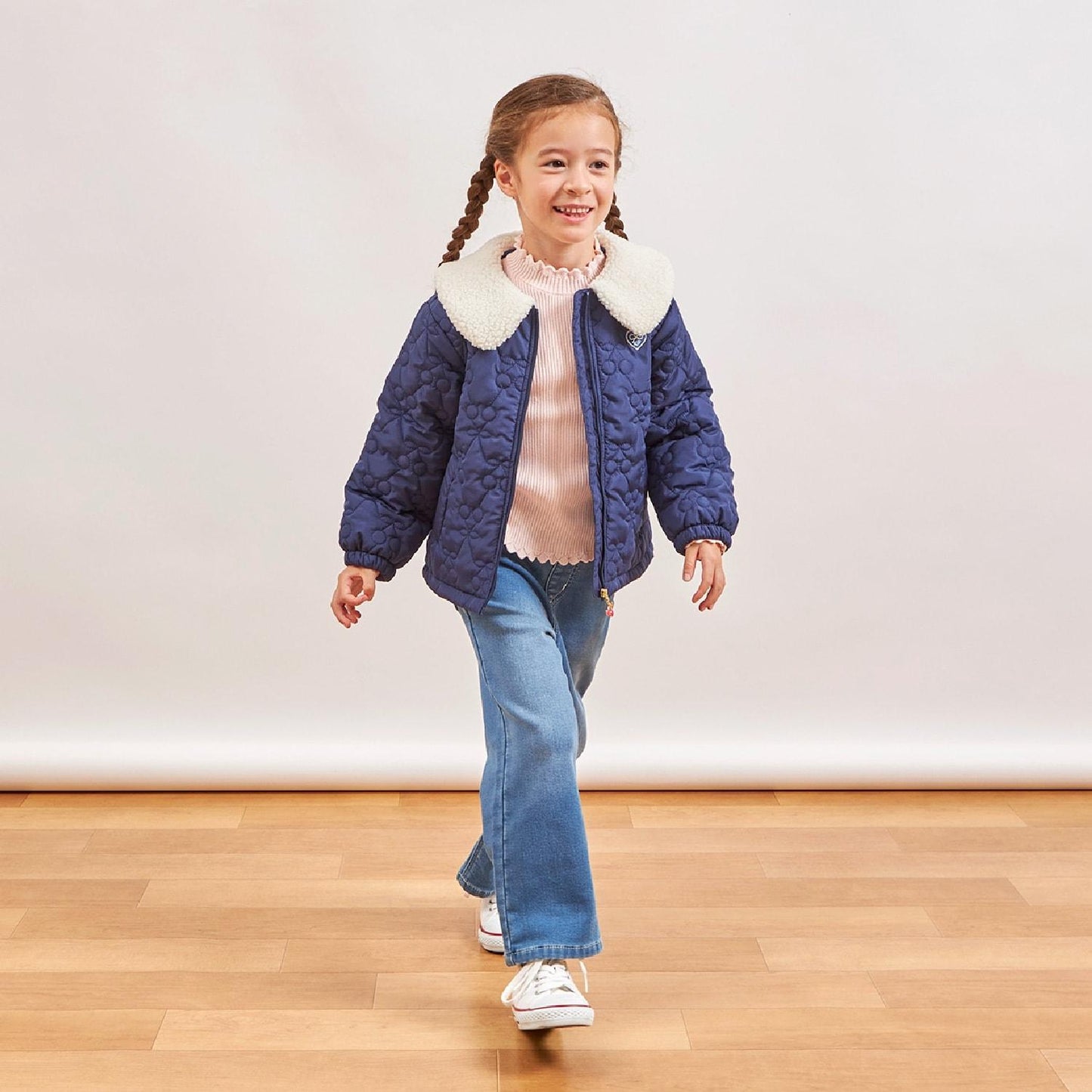 羊羔絨領櫻桃絎縫塔夫綢夾克