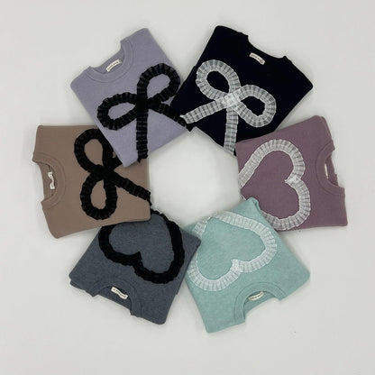 【像棉花糖般的穿著感】【可機洗】愛心蝴蝶結拼接圖案毛衣