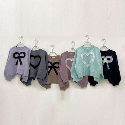 【像棉花糖般的穿著感】【可機洗】愛心蝴蝶結拼接圖案毛衣