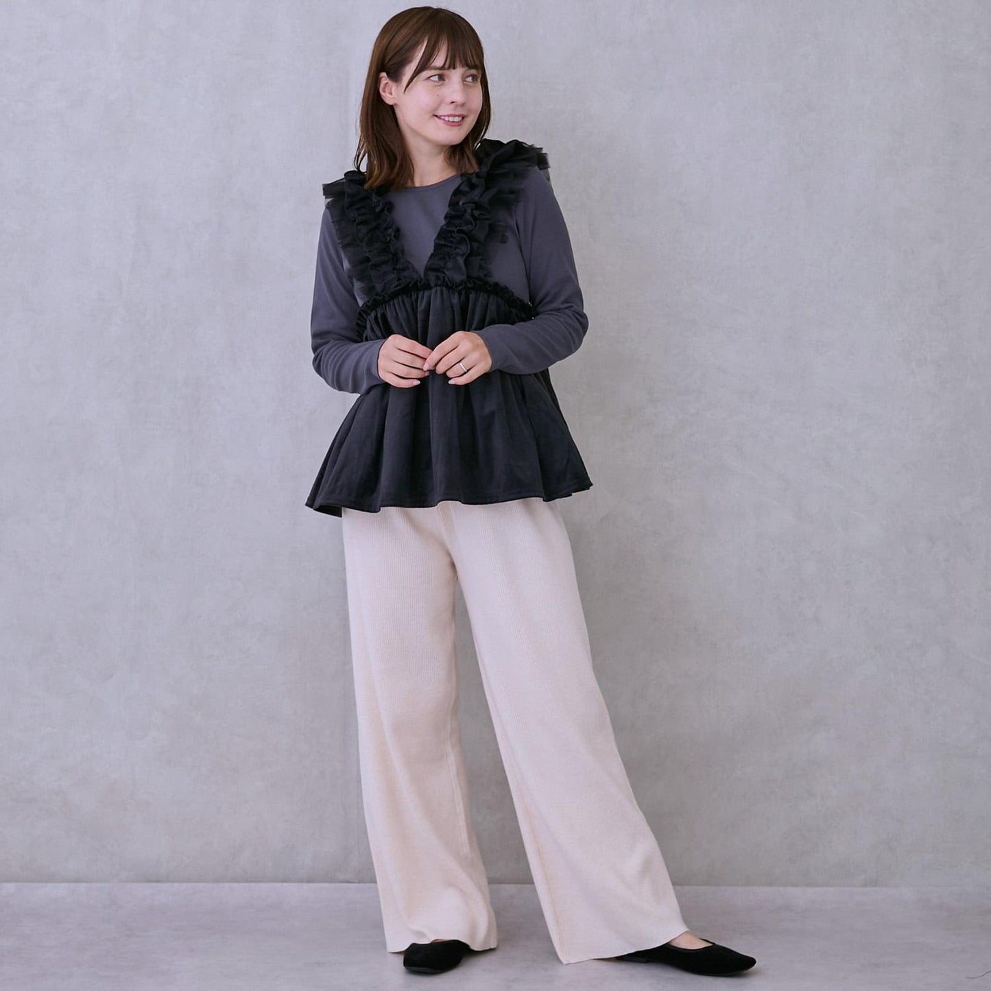 【リンク】拼接荷葉邊長款上衣