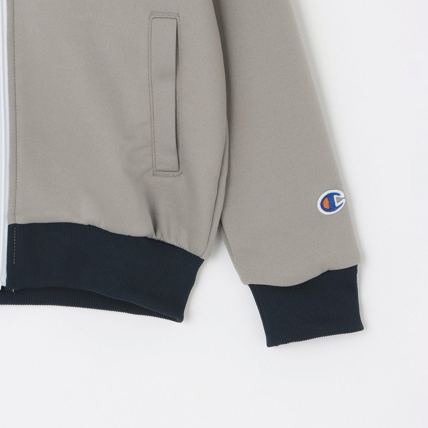 【champion】拉鍊夾克（尺碼：100~150）