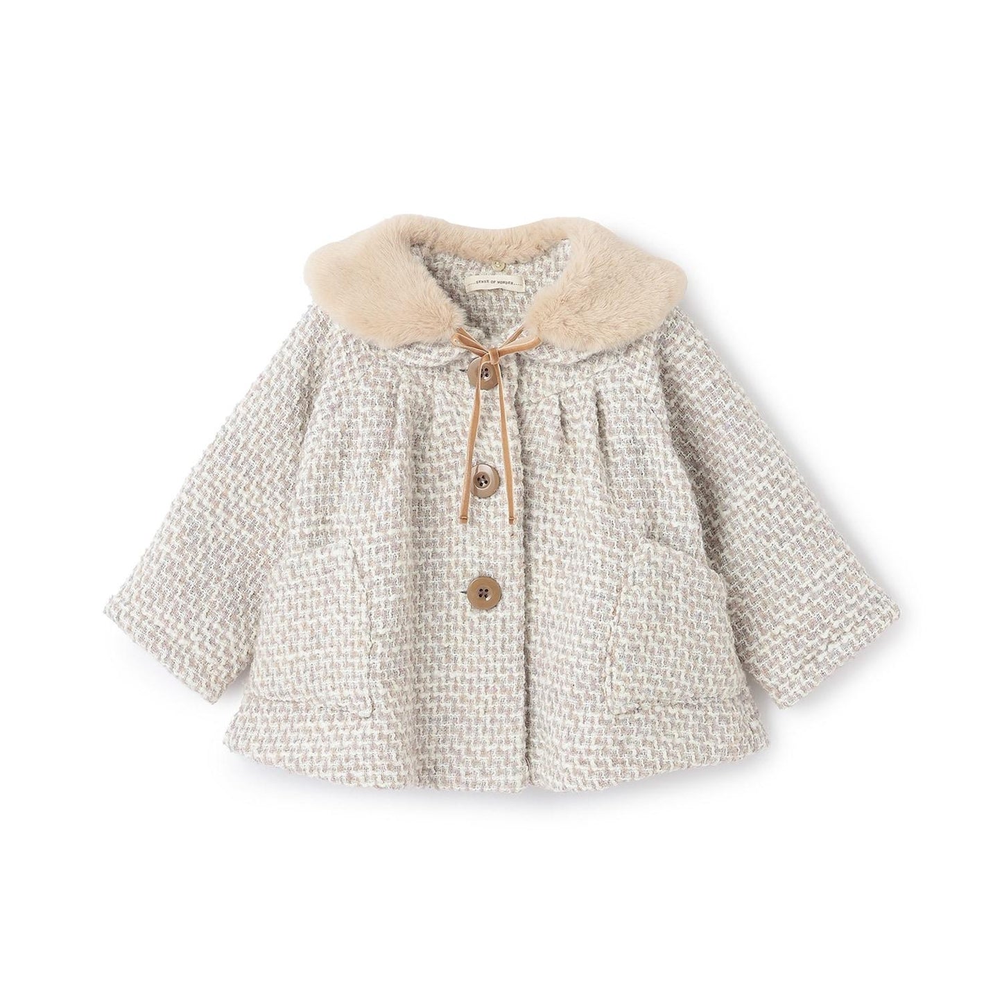 帶圍巾低領大衣