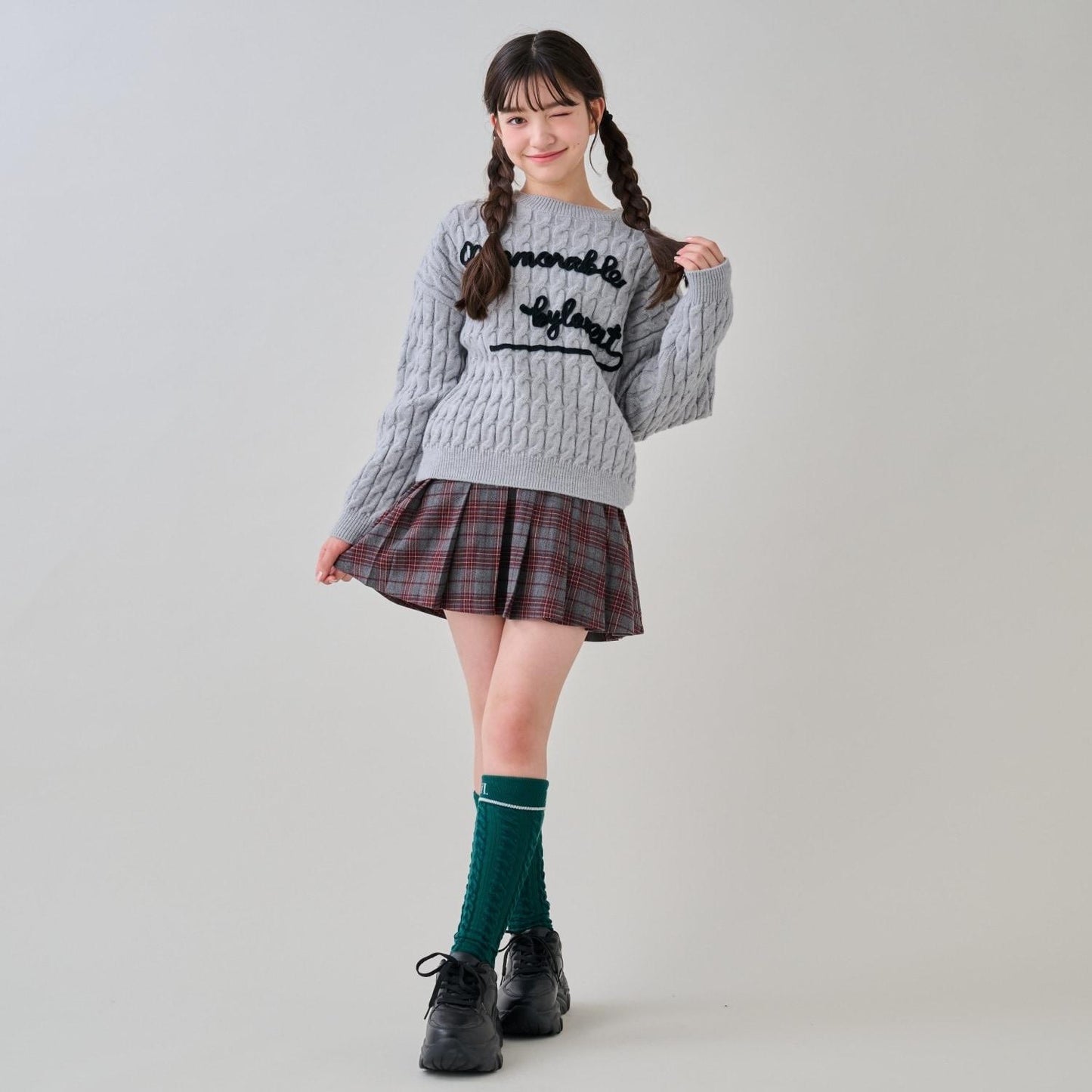 麻花編織繡花針織衫