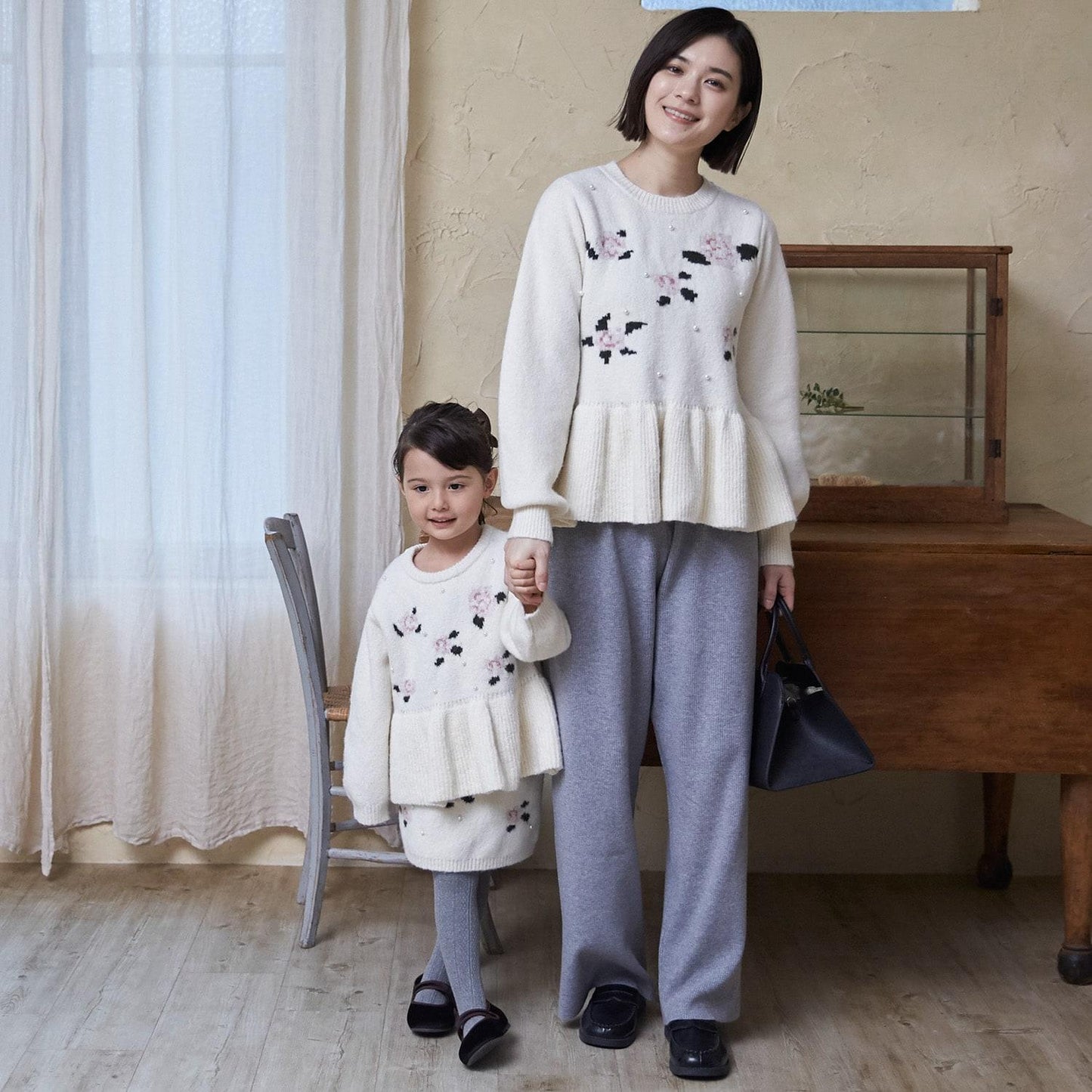 【柔軟蓬鬆/連結】花朵珍珠針織衫<可搭配套裝>