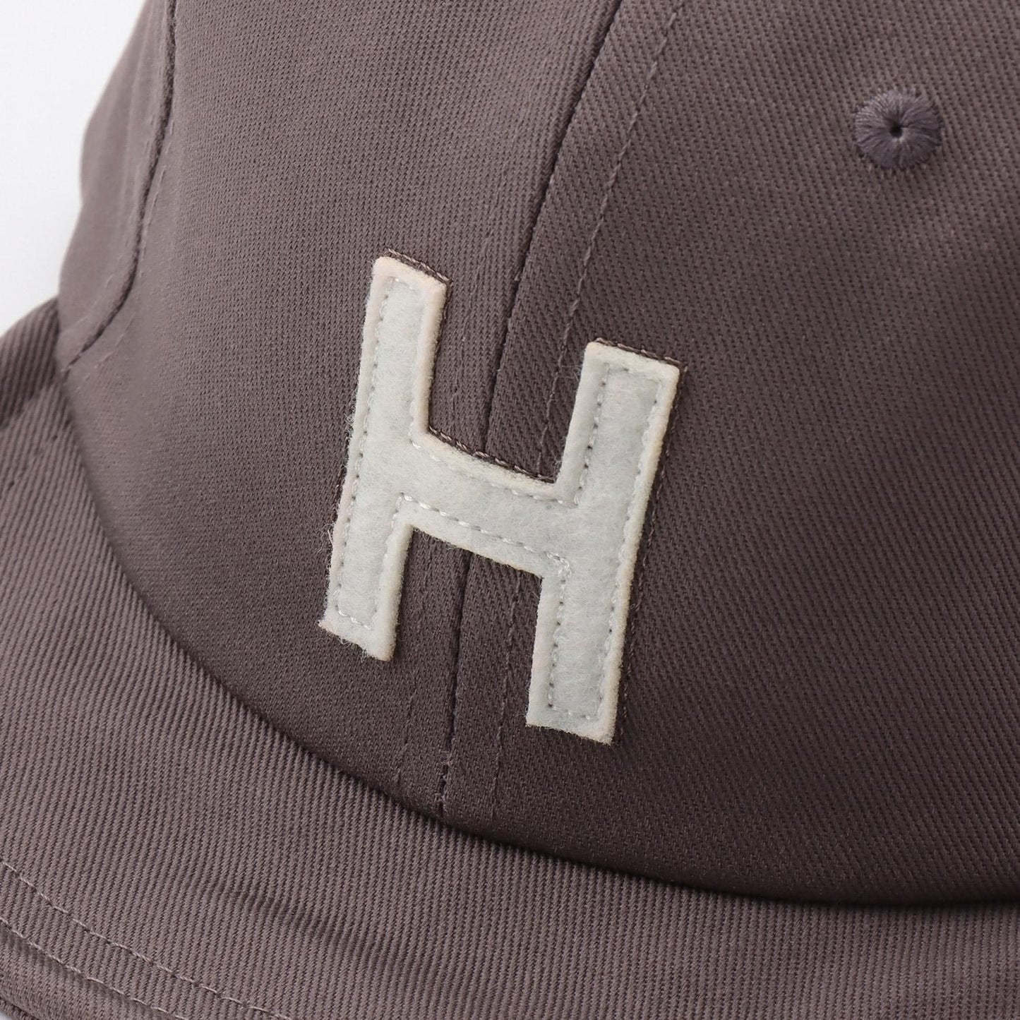 字母標誌棒球帽