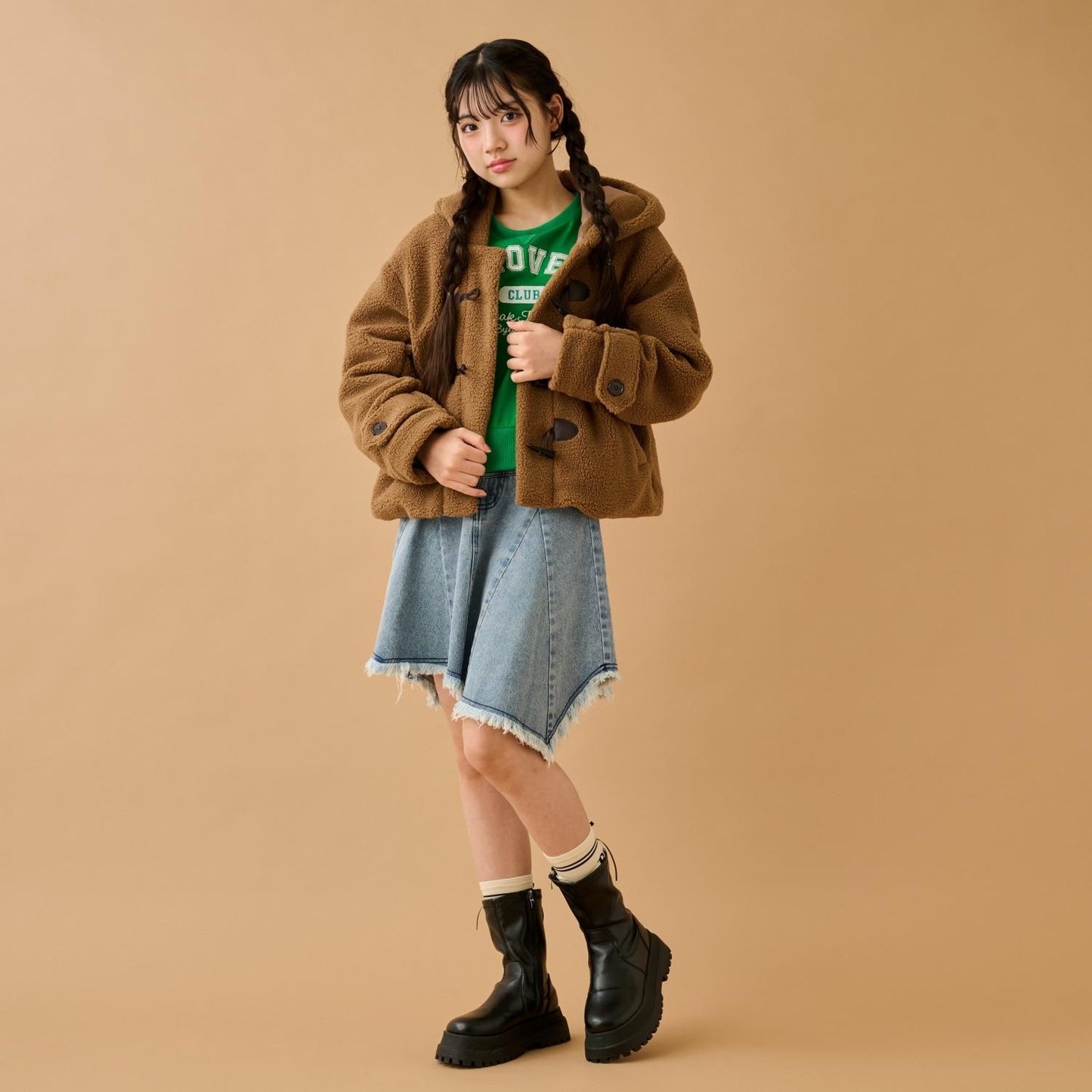 環扣短款羊羔絨粗呢大衣