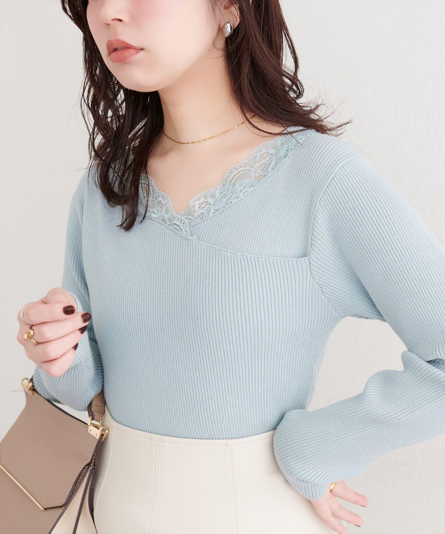 不對稱蕾絲領口羅紋針織套頭衫