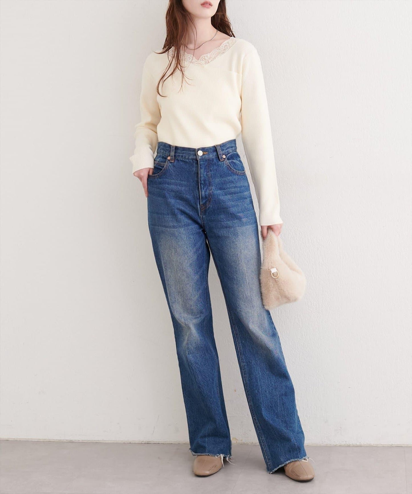 不對稱蕾絲領口羅紋針織套頭衫