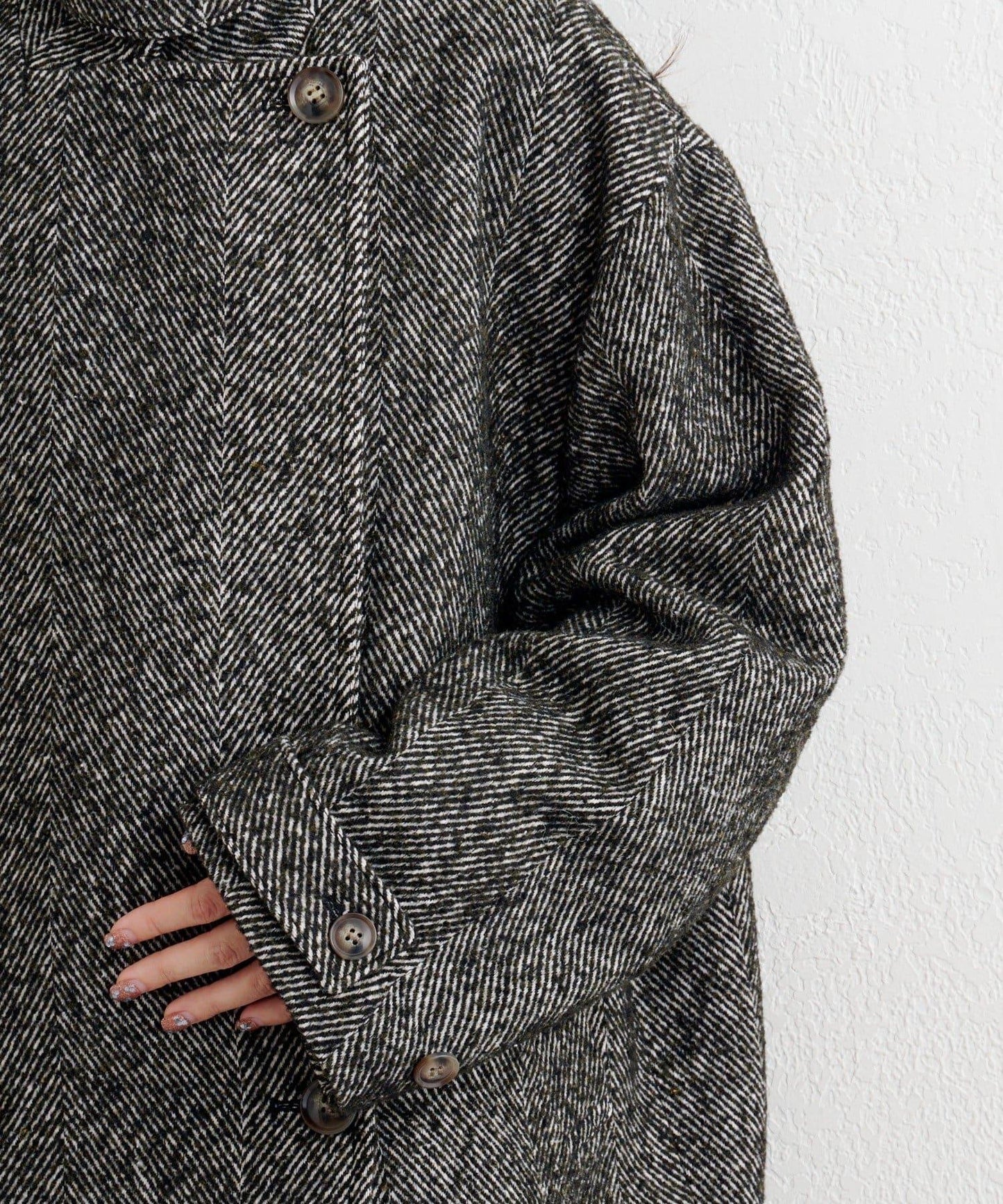 B 繭型西裝領大衣