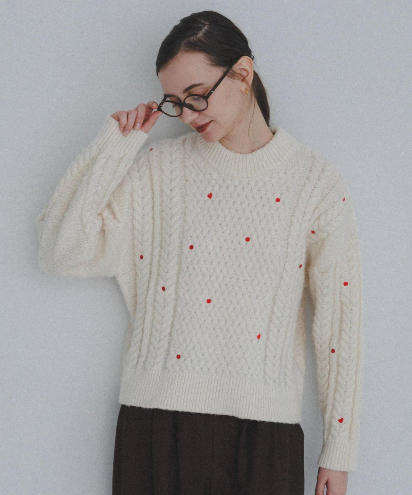 刺繡麻花針織衫
