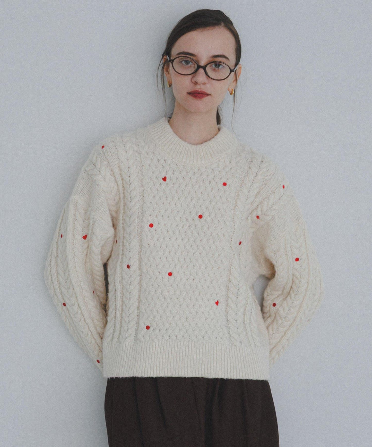 刺繡麻花針織衫