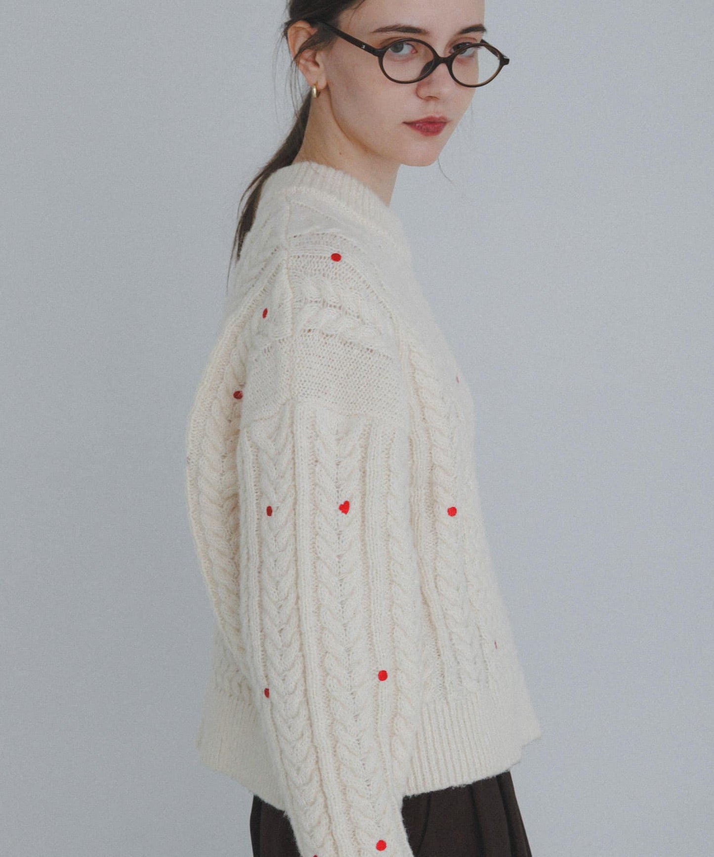 刺繡麻花針織衫