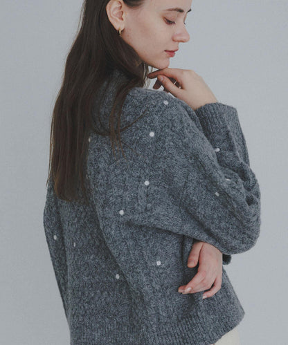 刺繡麻花針織衫