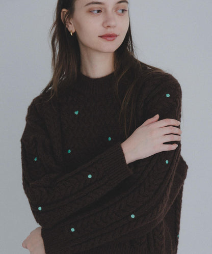 刺繡麻花針織衫
