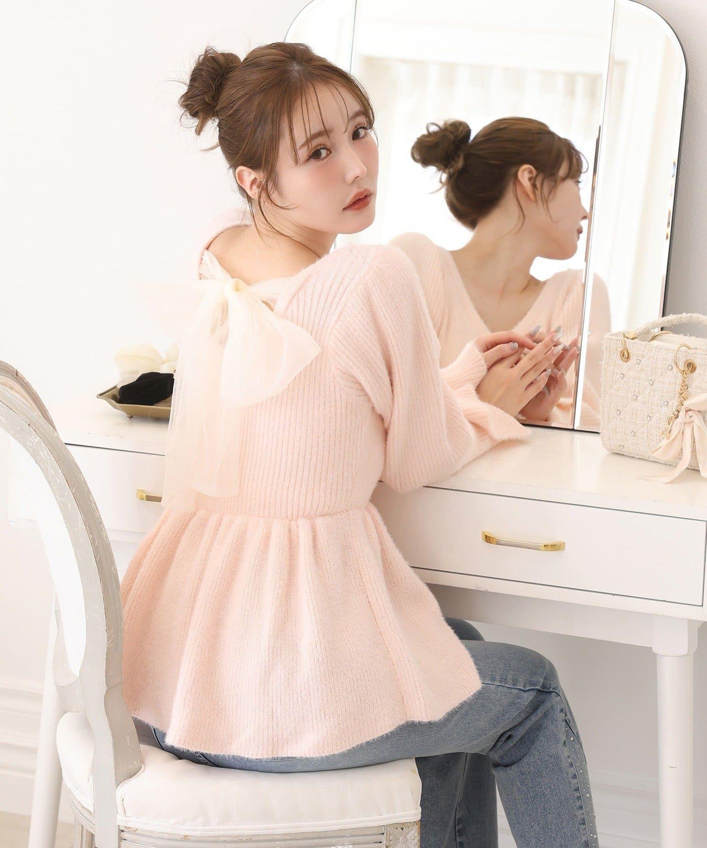 露背蝴蝶結羽毛裝飾荷葉邊針織衫