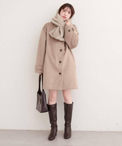帶圍巾大衣