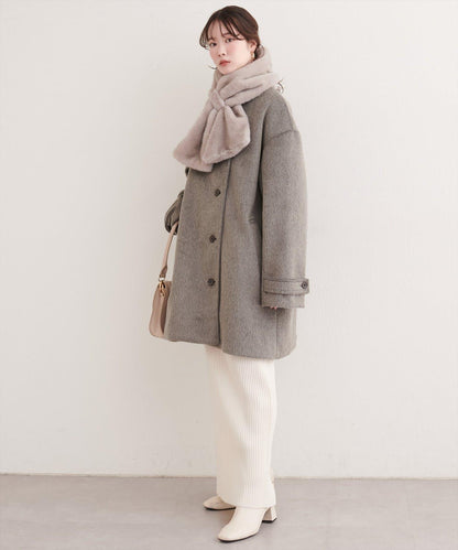 帶圍巾大衣