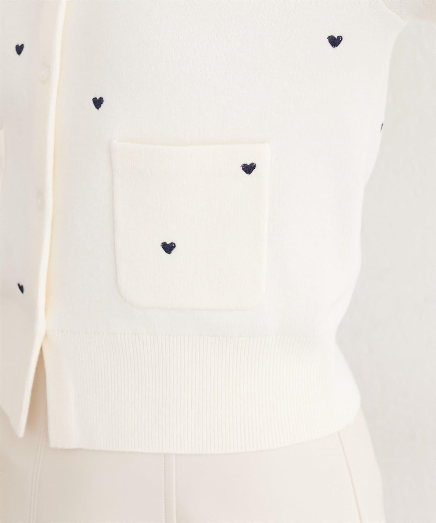 愛心刺繡帶口袋開衫