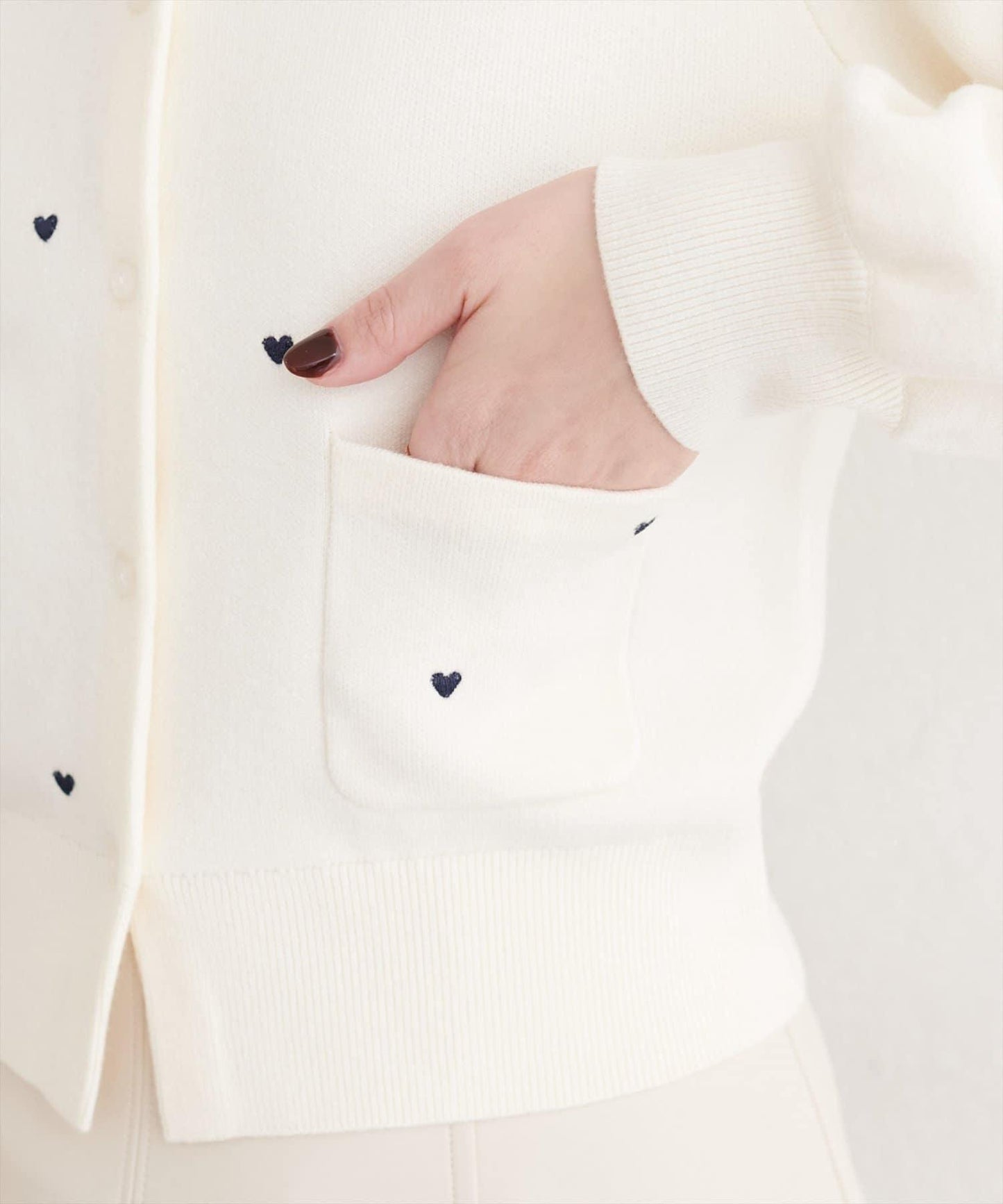 愛心刺繡帶口袋開衫