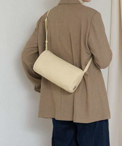軟皮卷式單肩包
