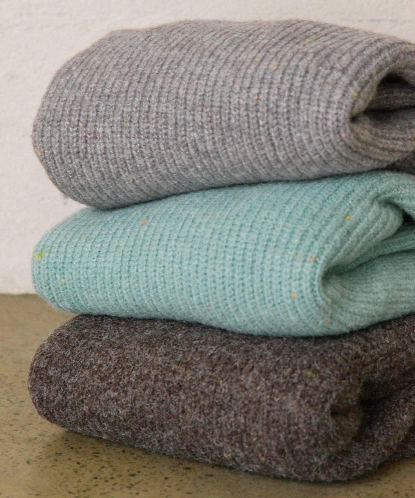 彩點圓領針織套頭衫