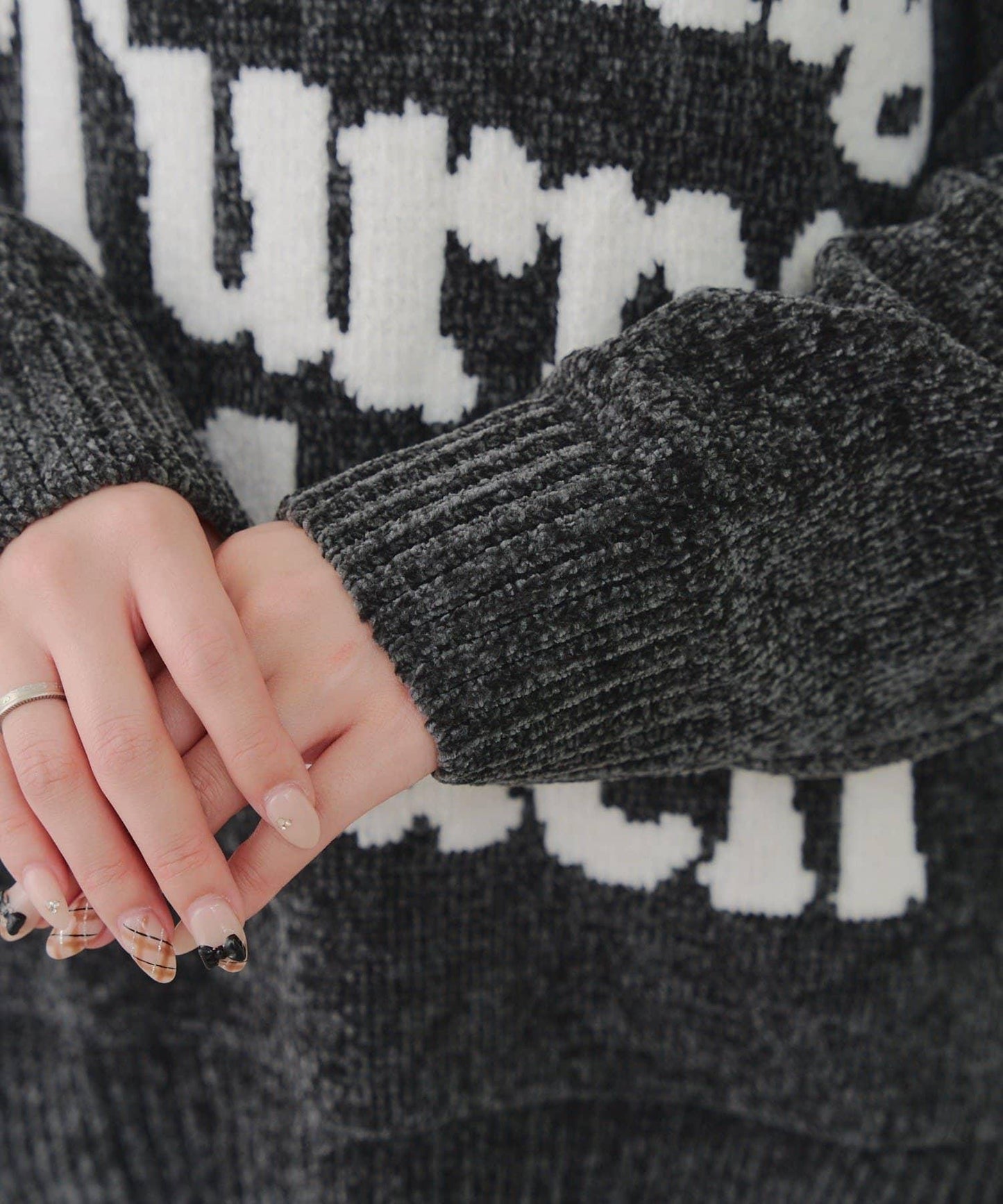 毛絨人氣針織衫【RMAF】天鵝絨紗線標誌針織套頭衫