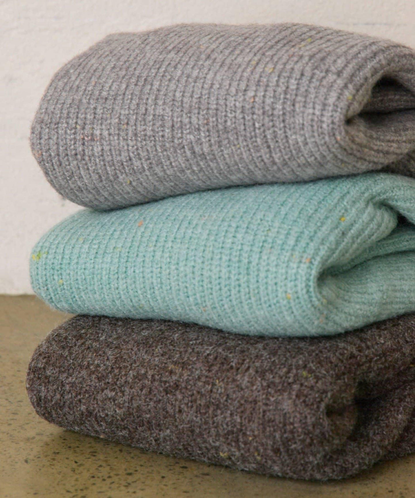 彩點高領針織套頭衫