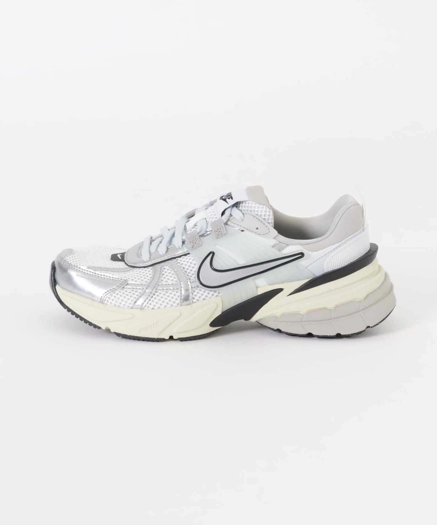 NIKE V2K 跑鞋