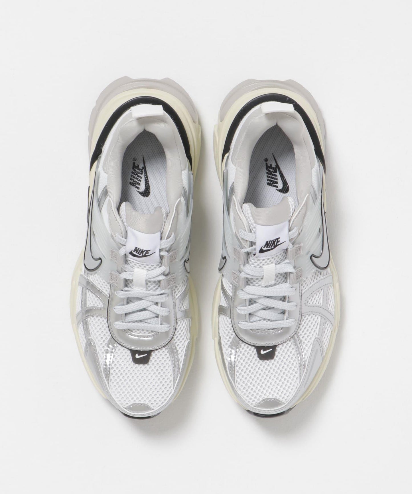 NIKE V2K 跑鞋