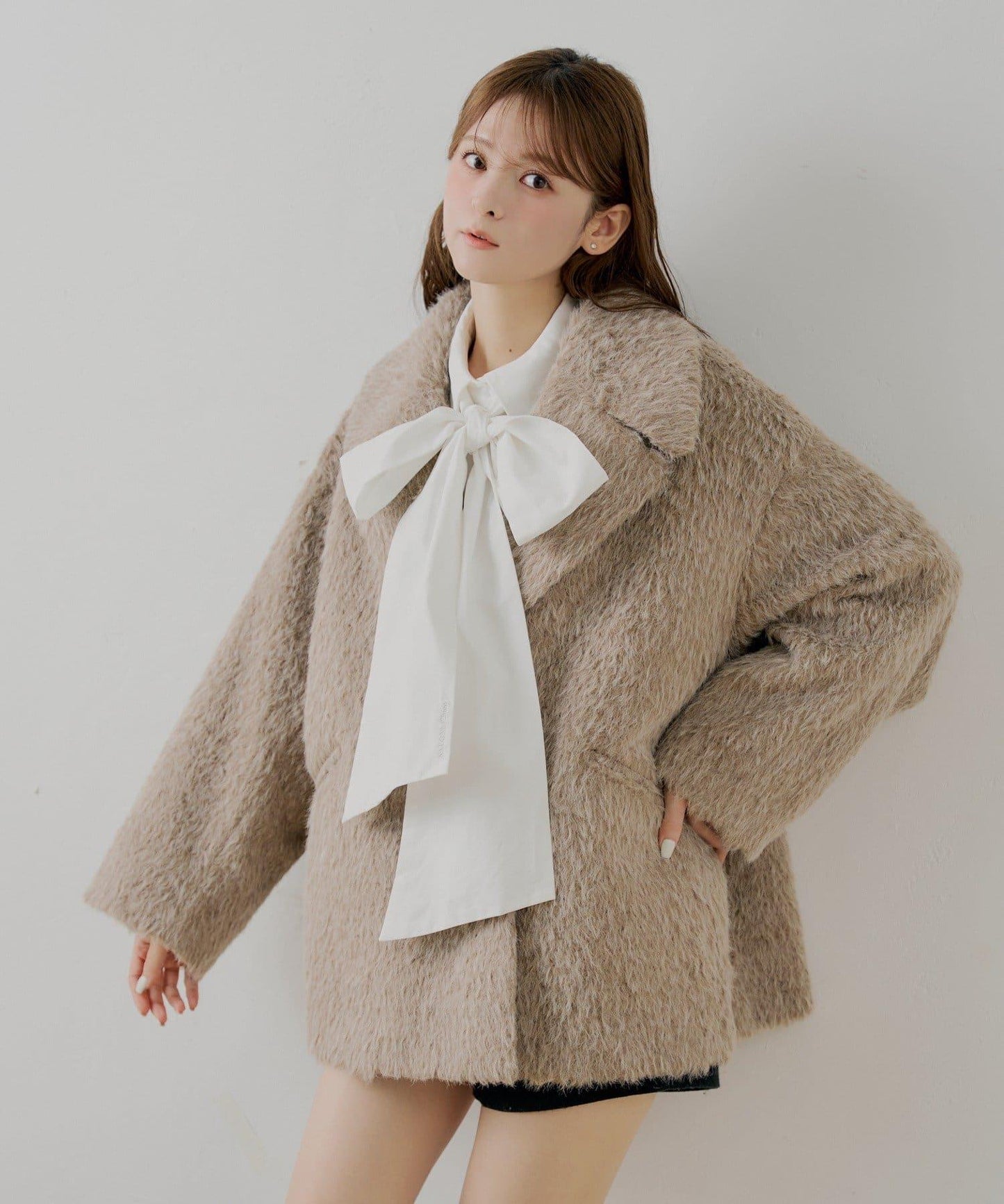 金屬紐扣毛絨中長款夾克大衣