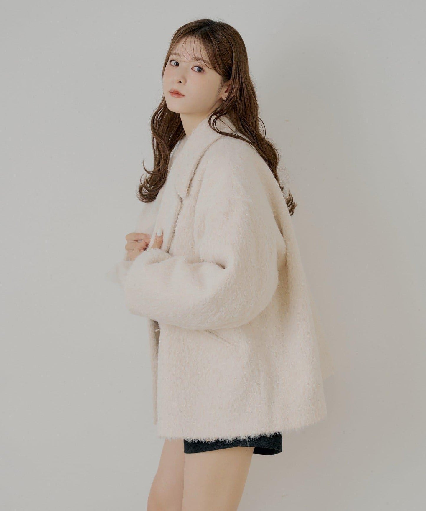 金屬紐扣毛絨中長款夾克大衣