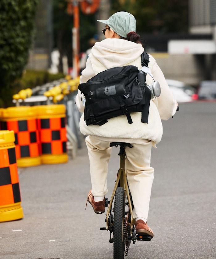 EXPANDER 單肩斜挎包 防潑水