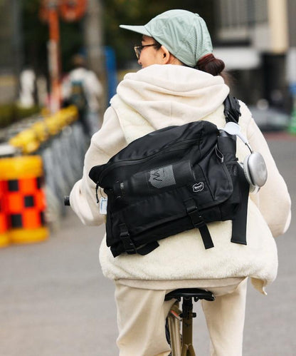 EXPANDER 單肩斜挎包 防潑水