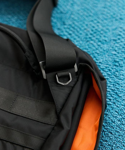 EXPANDER 單肩斜挎包 防潑水