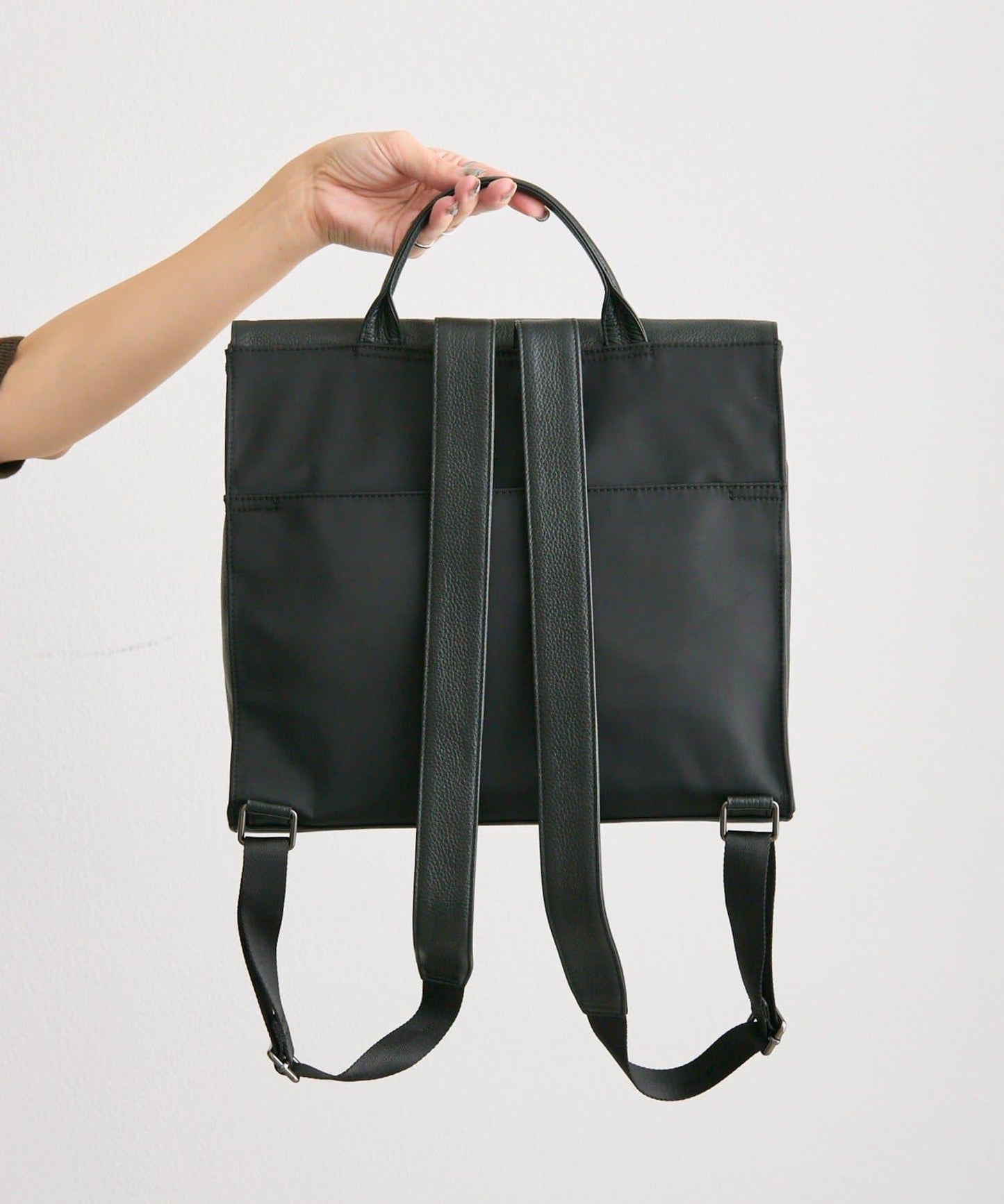 《本革/A4尺寸適用》皮革翻蓋雙肩包