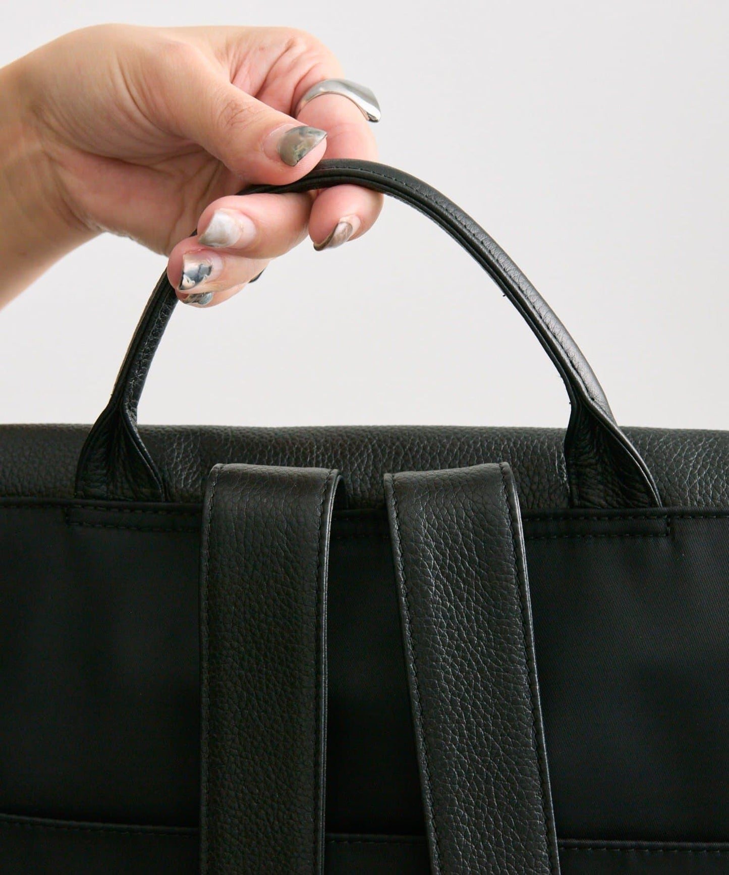 《本革/A4尺寸適用》皮革翻蓋雙肩包