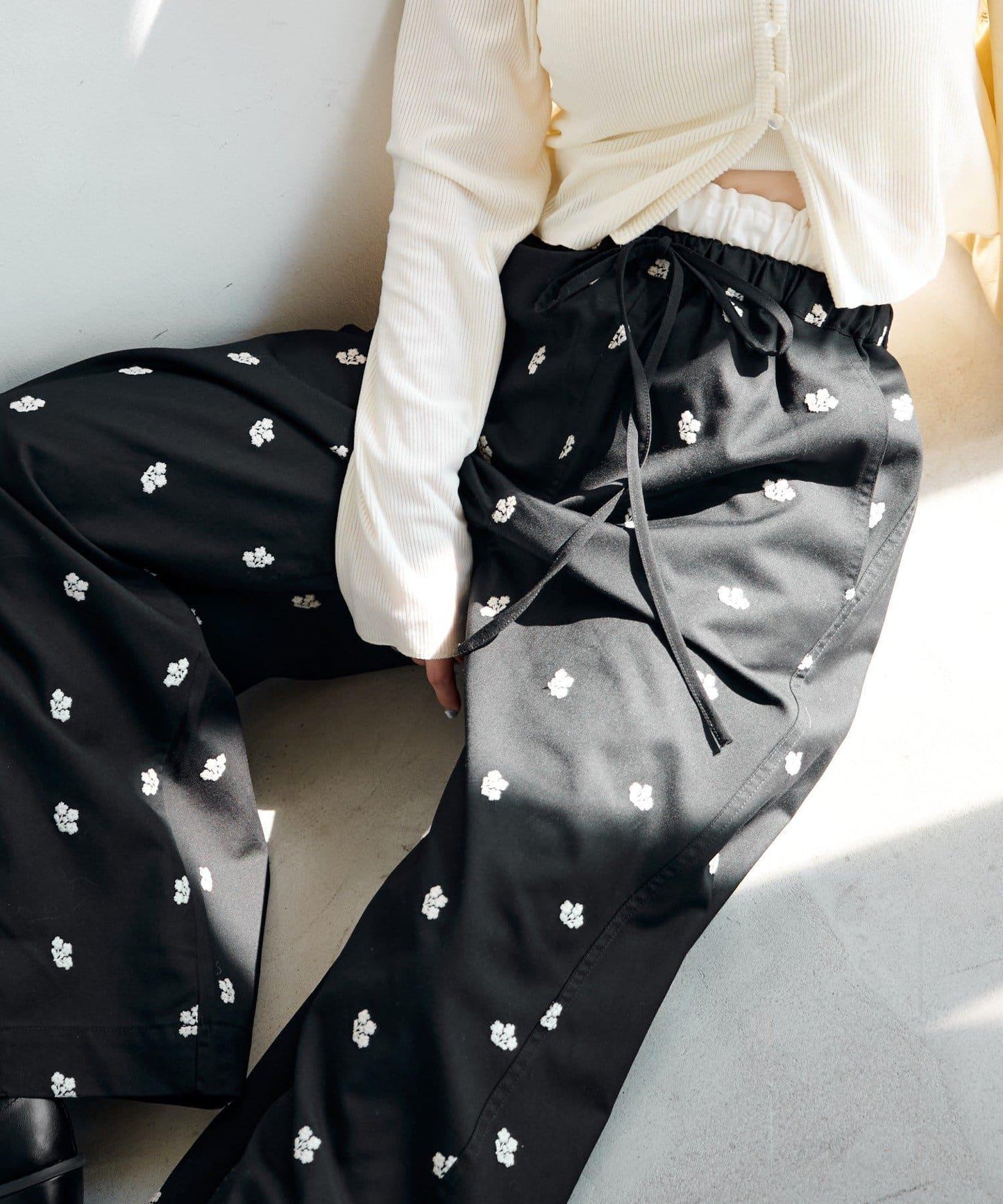 花卉刺繡寬腿褲