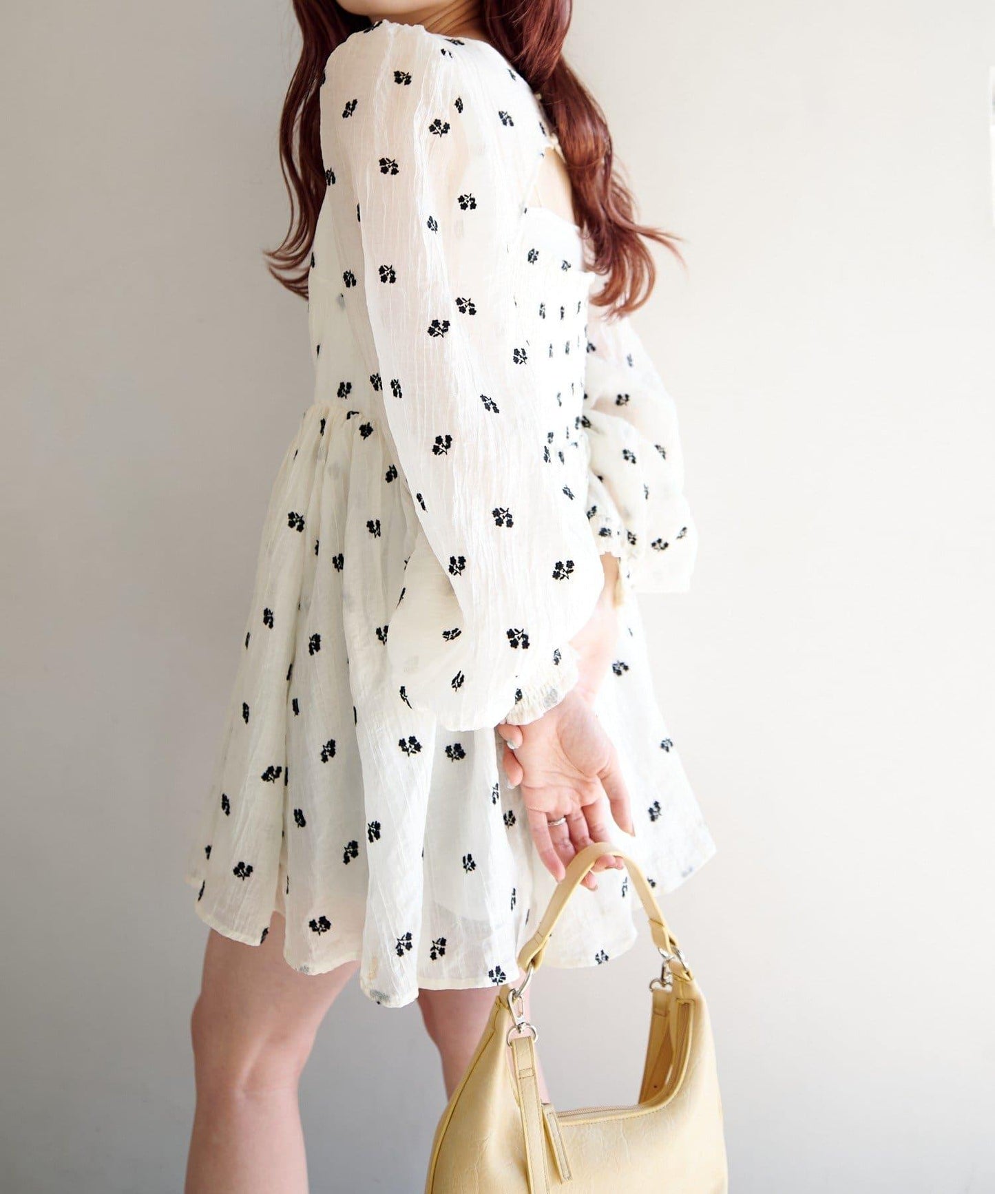 花卉刺繡迷你連衣裙