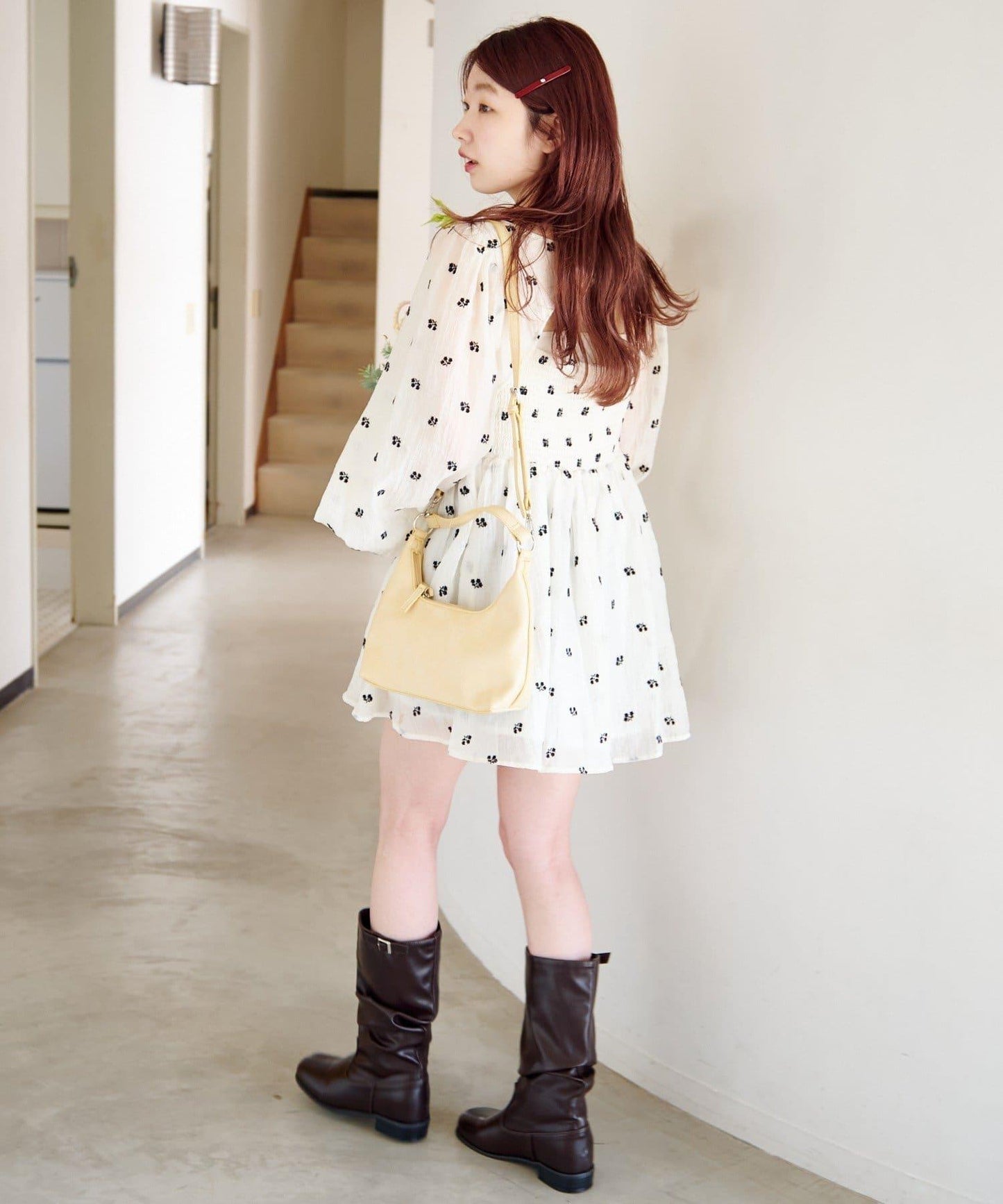 花卉刺繡迷你連衣裙