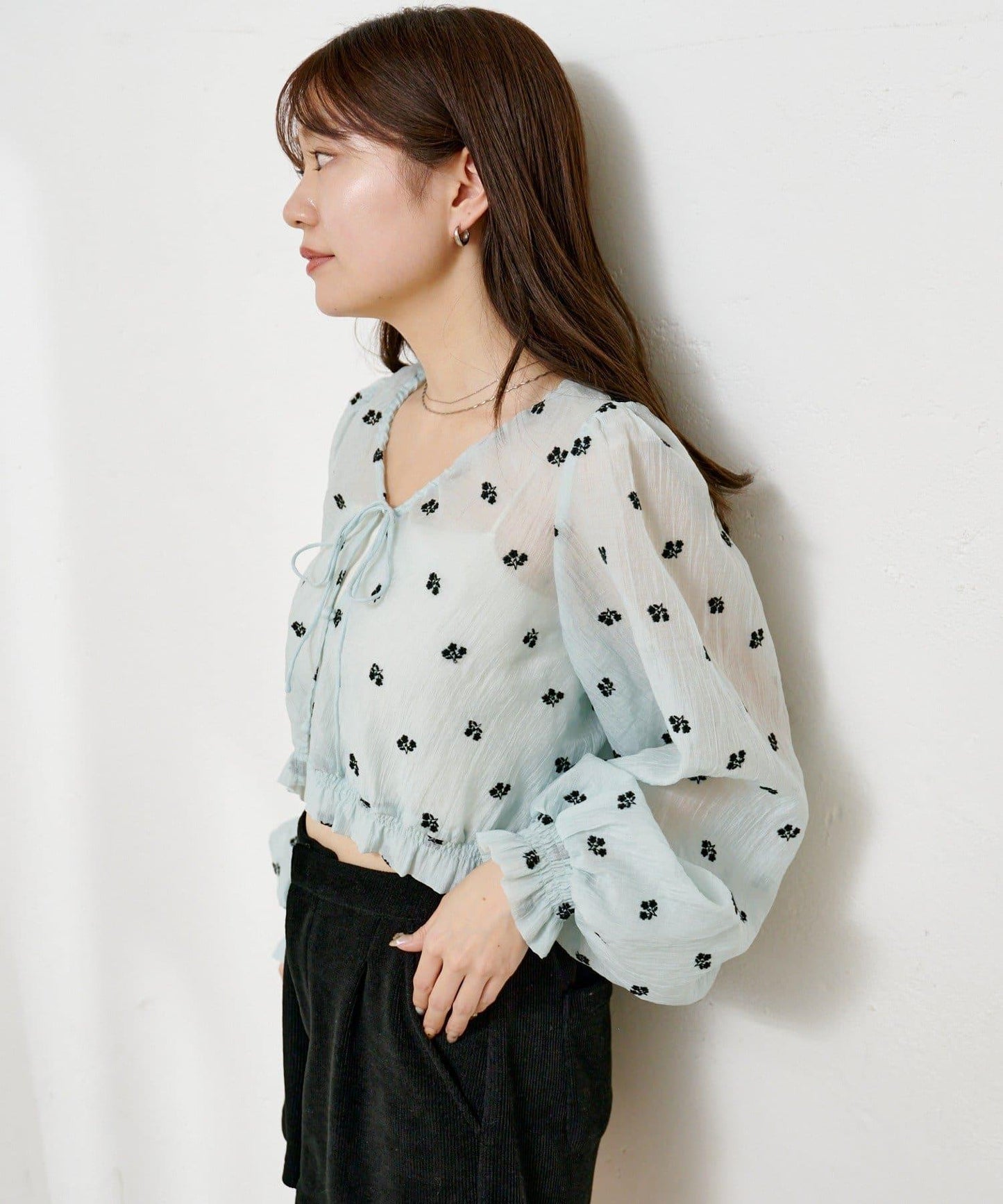 花卉刺繡襯衫