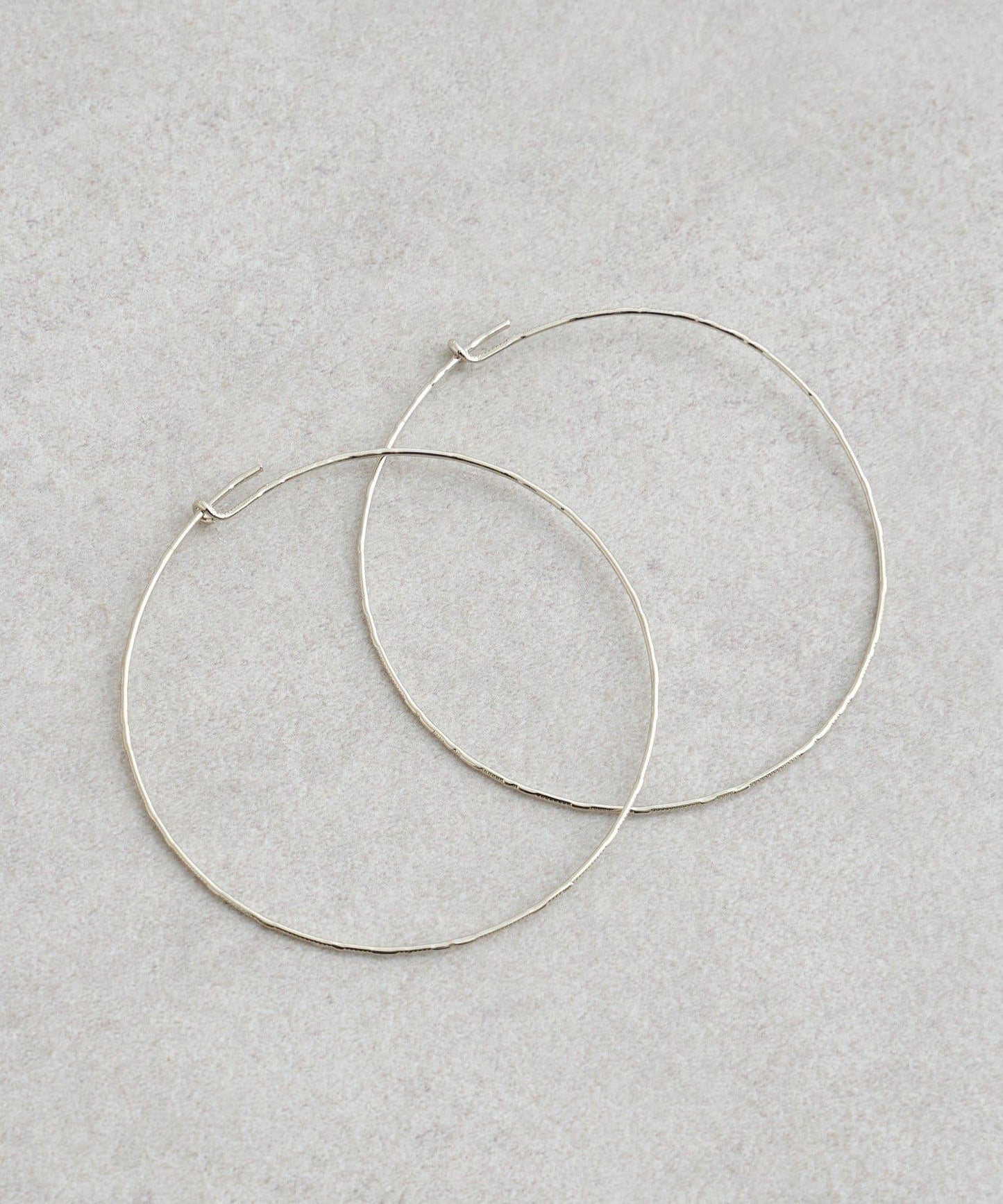 微妙質感圓環耳環