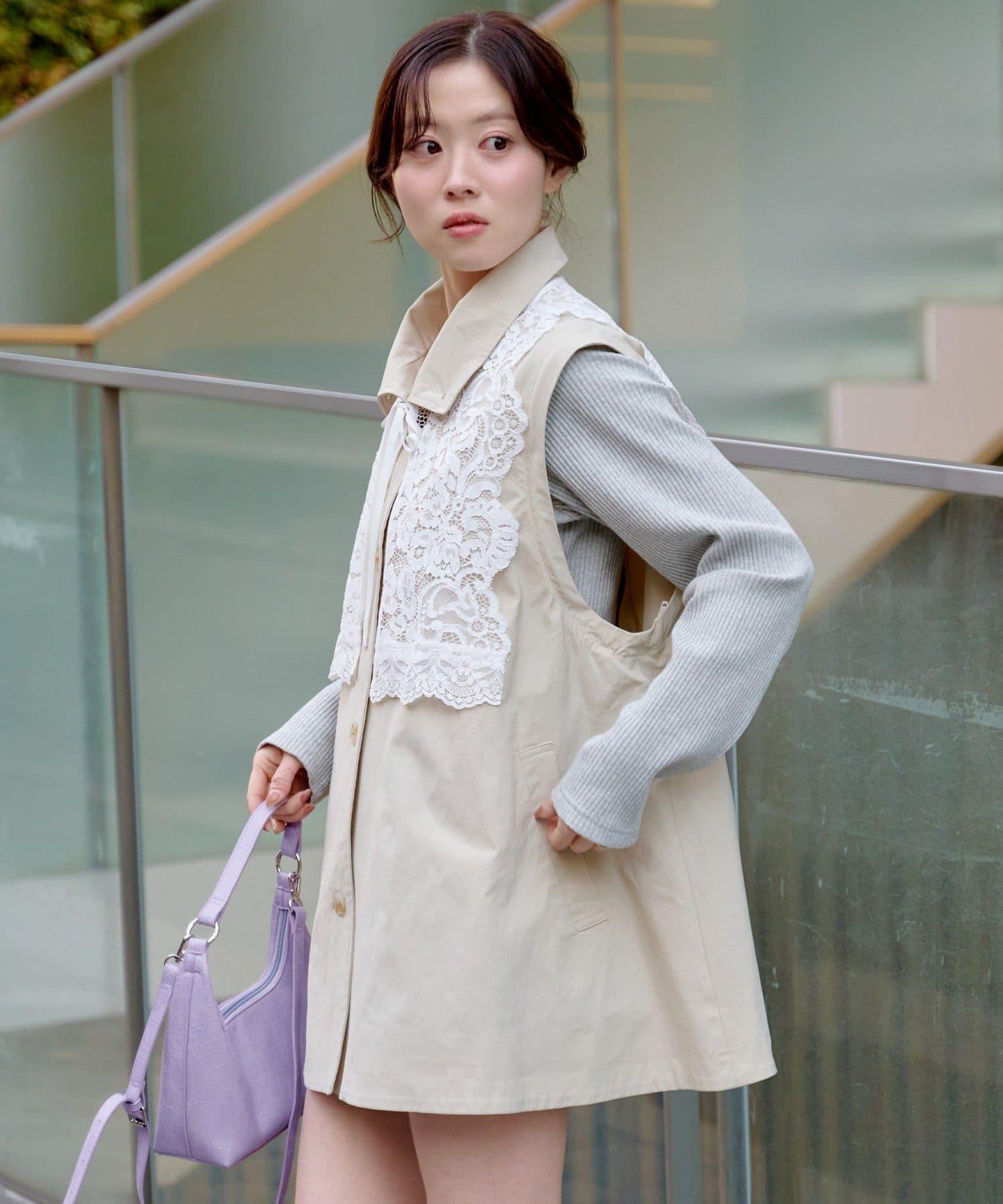 帶蕾絲裝飾喇叭袖風衣