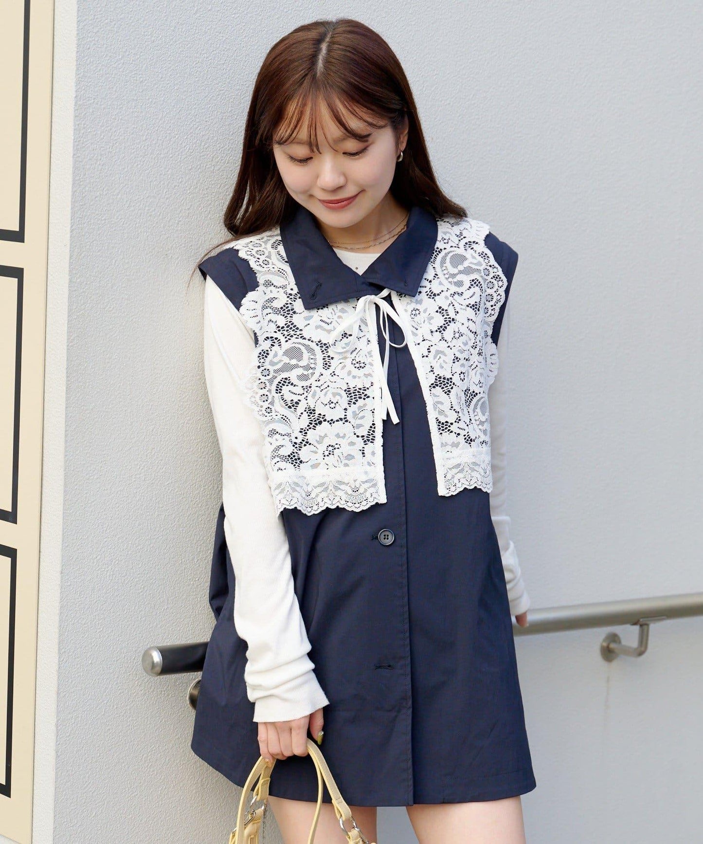 帶蕾絲裝飾喇叭袖風衣