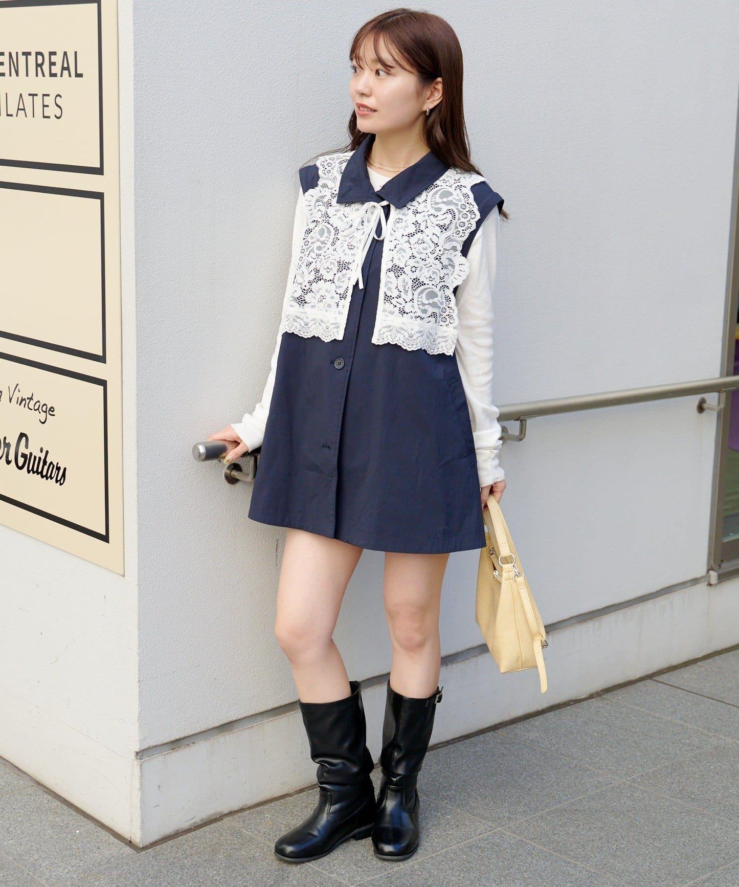 帶蕾絲裝飾喇叭袖風衣