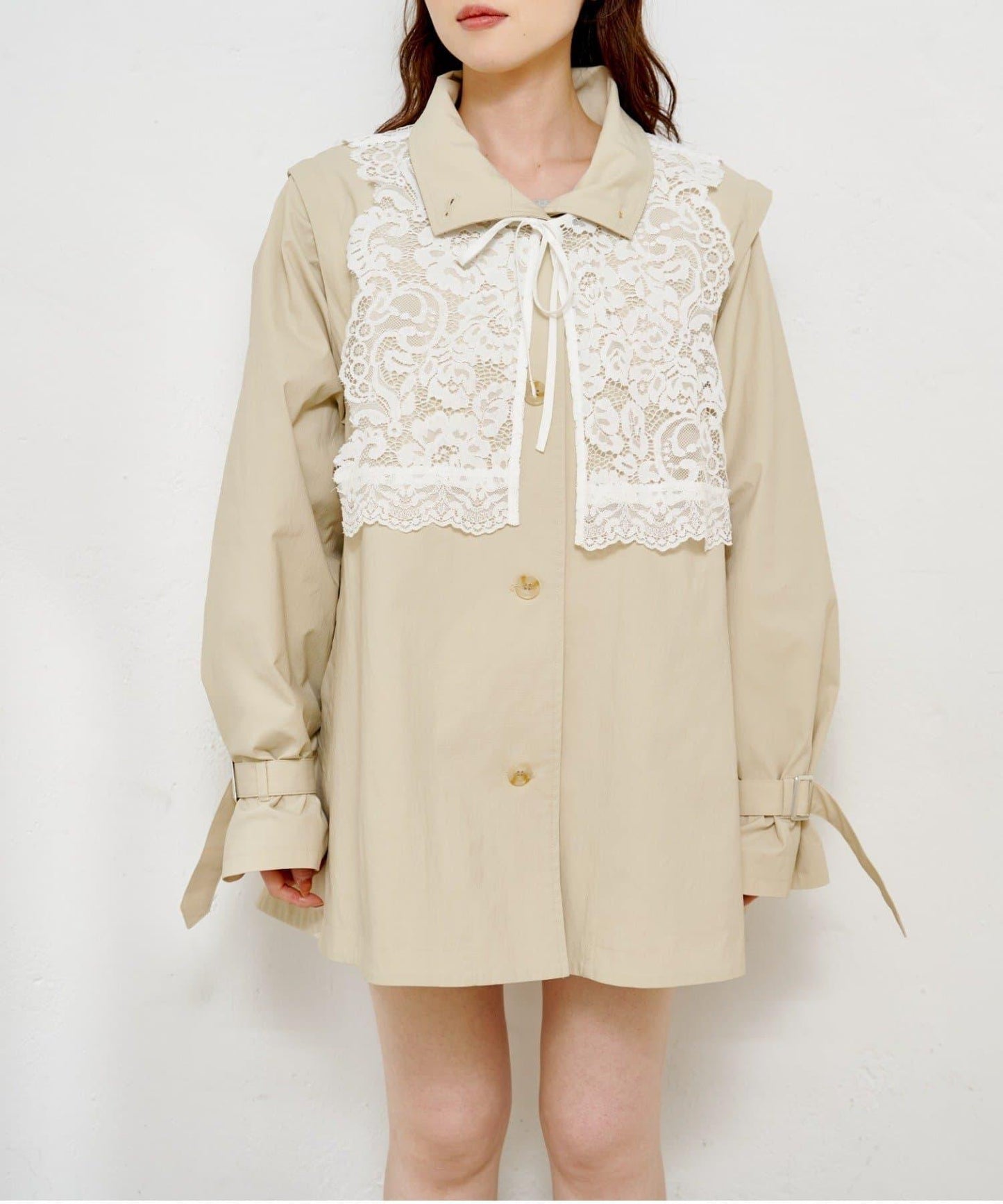 帶蕾絲裝飾喇叭袖風衣